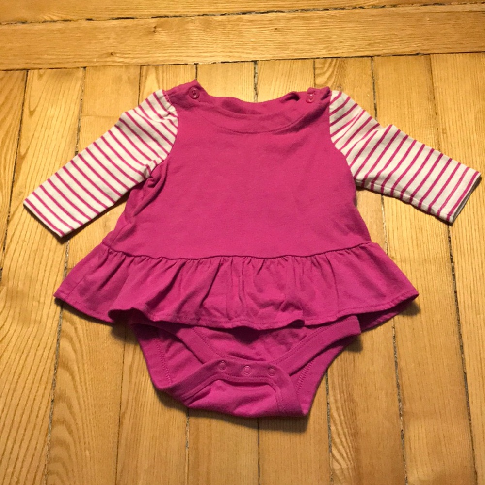 🔥4 for $25🔥 BabyGap onesie